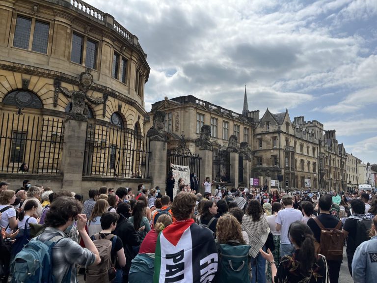 Pro-Palestine protesters rally in attempt to present demands to Vice-Chancellor