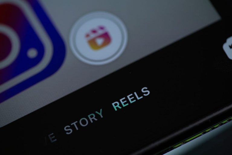 Byte-sized buzz: The craze for short-form media 