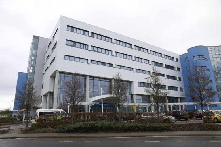 Oxford University Hospitals to miss waiting list targets