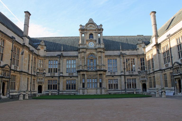 Men still outperform women in Oxford and Cambridge exams