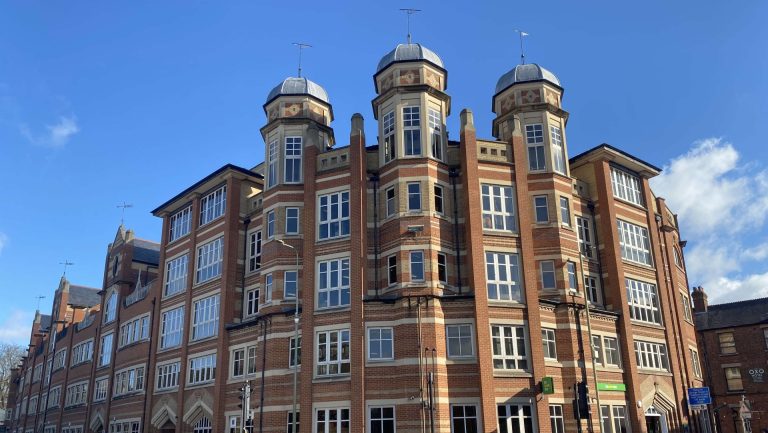 68.1% of SU’s proposed budget goes to unelected staff costs, 15% to student projects