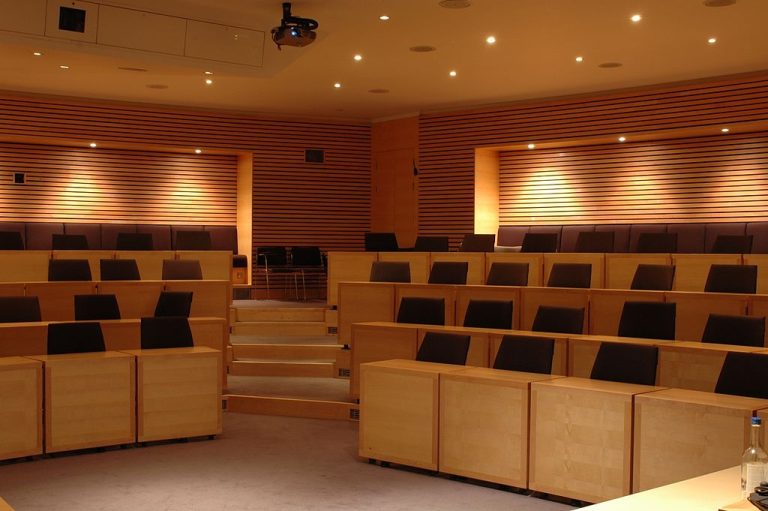 Tutorials are the antidote to declining public speaking skills