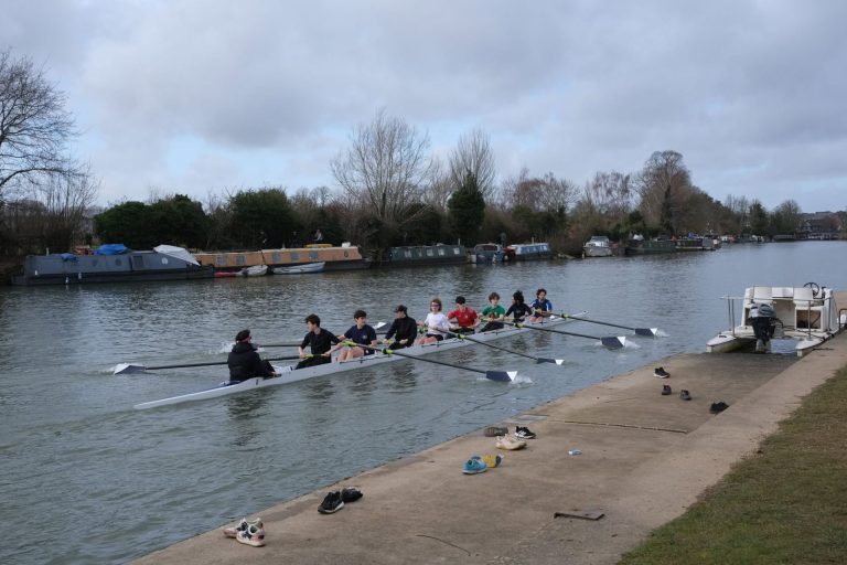 Cambridge rowers barred from Boat Race allege ‘desperate’ Oxford intervention