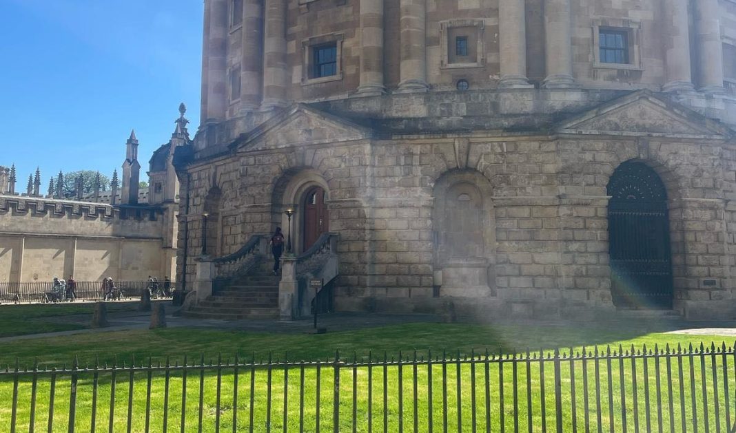 Radcliffe Camera fencing removed