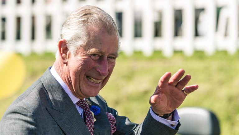 King Charles opens new wing at Centre for Islamic Studies