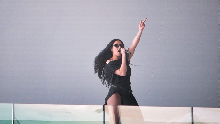 Will 2026 finally kill the clean girl?