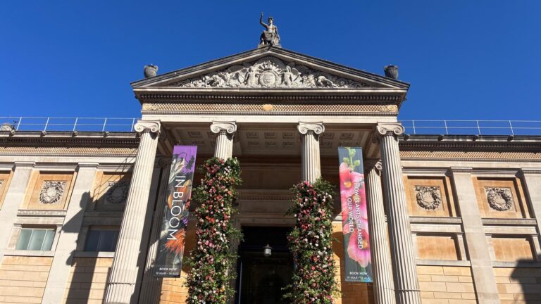 Oxford outperforms UK tourism as university attractions hit record highs