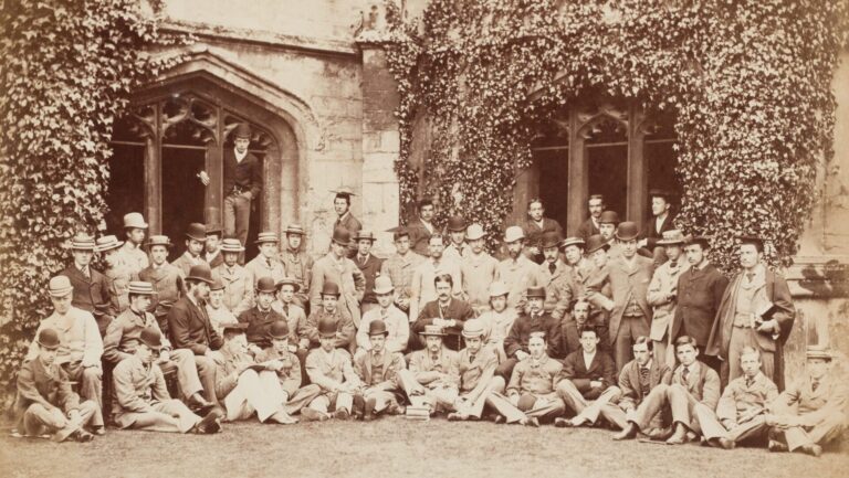 Rare Oxford University photo of Oscar Wilde sells at auction